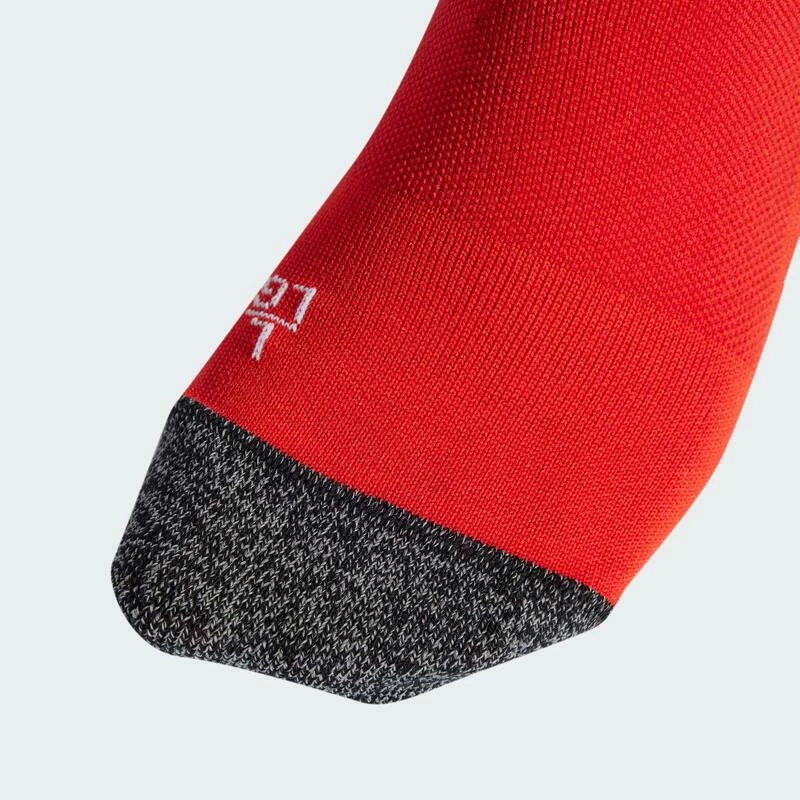 ADIDAS FC Bayern München 23/24 Thuissokken 2 ADIDAS FC Bayern München 23/24 Thuissokken - Afbeelding 2